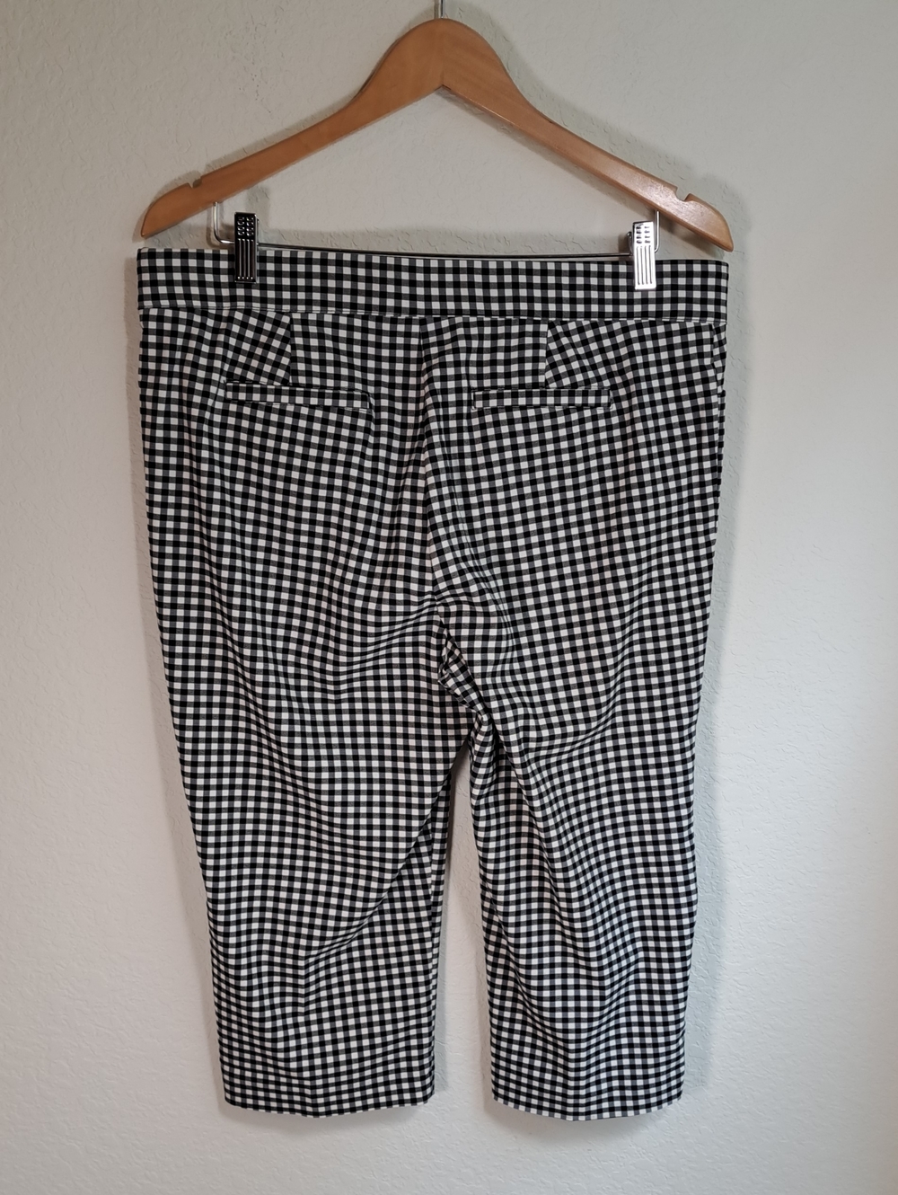 89th & Madison Women’s Black & White Gingham Check Cropped Pants Large Pockets - Picture 4 of 10